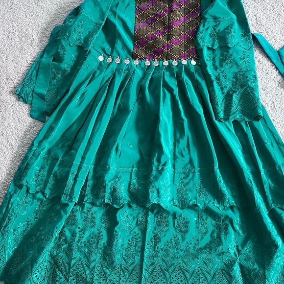 afghan clothes - Picture 2 of 2